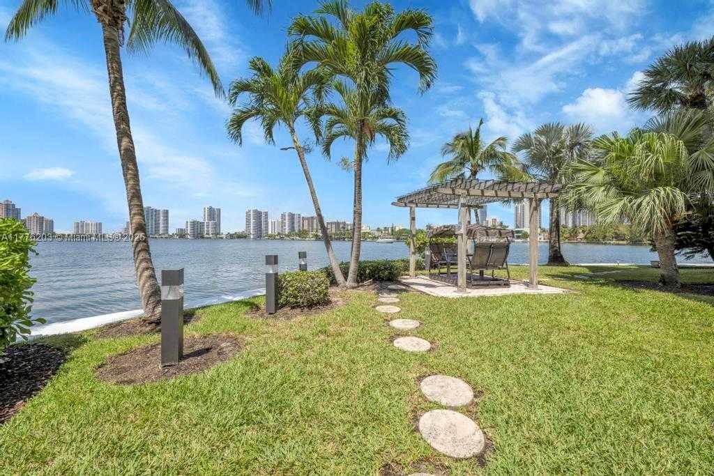 Small Image of 18260 #508, Sunny Isles Beach Number 38