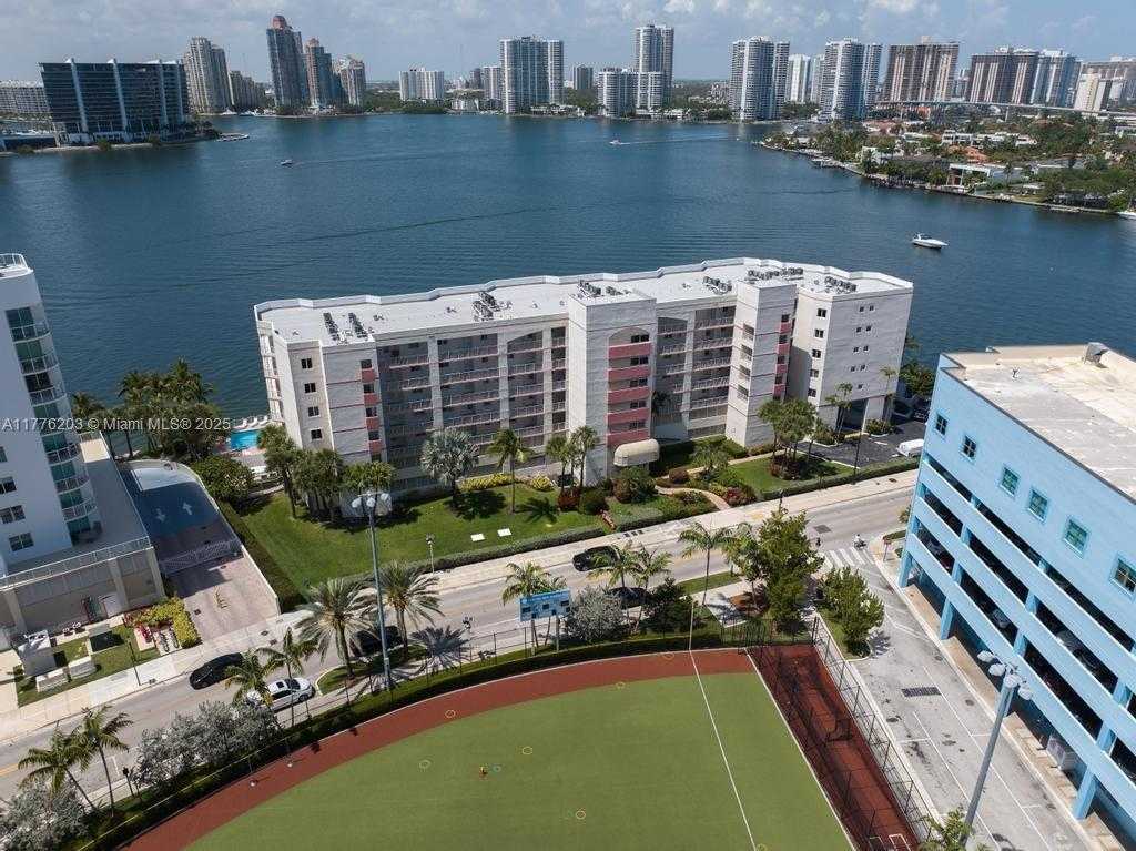 Small Image of 18260 #508, Sunny Isles Beach Number 4