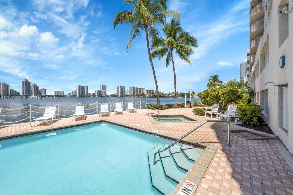 Small Image of 18260 #508, Sunny Isles Beach Number 9