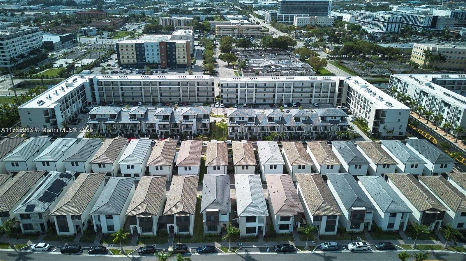 Small Image of 8167 NORTH WEST 41ST ST #E-410, Doral Number 25
