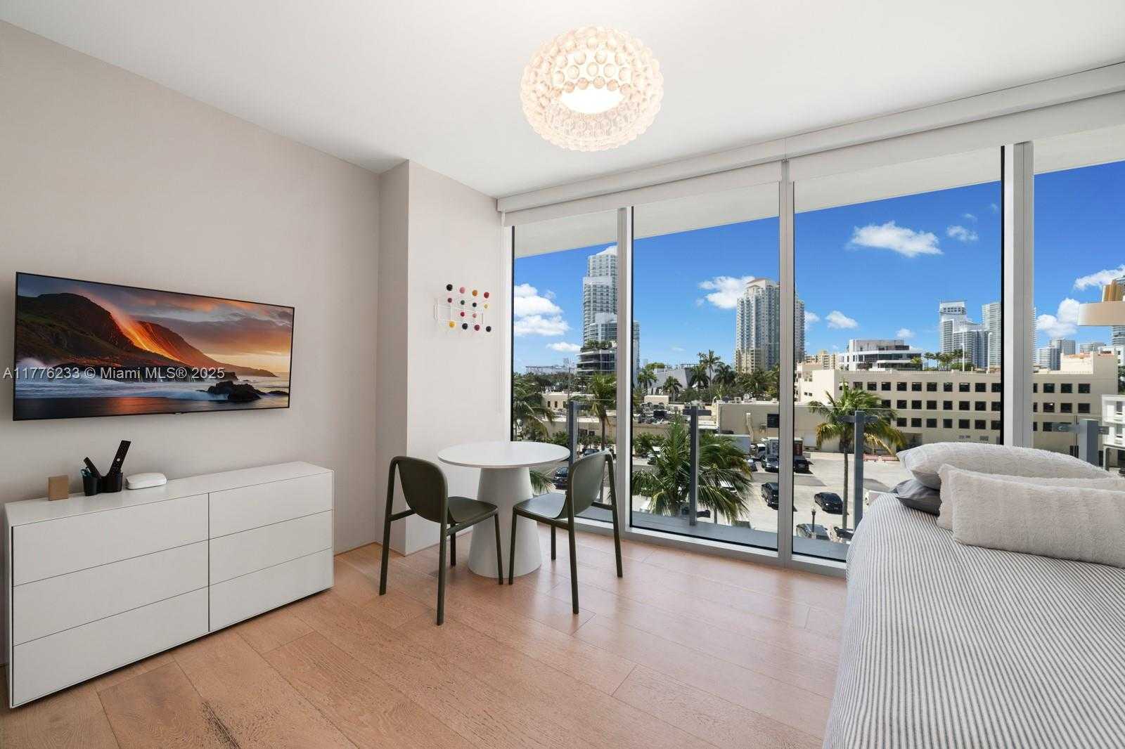 Small Image of 1 COLLINS AVE #401, Miami Beach Number 22