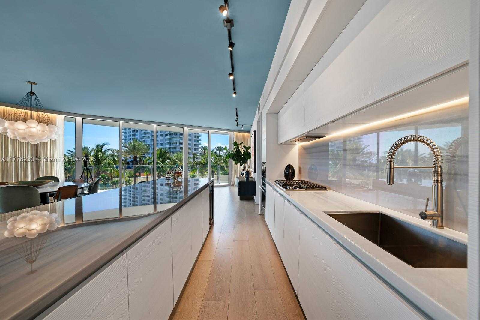 Small Image of 1 COLLINS AVE #401, Miami Beach Number 7