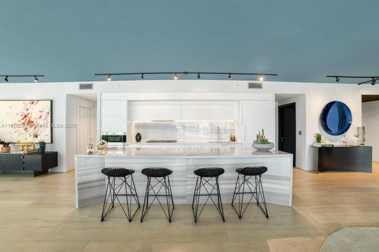 Small Image of 1 COLLINS AVE #401, Miami Beach Number 9