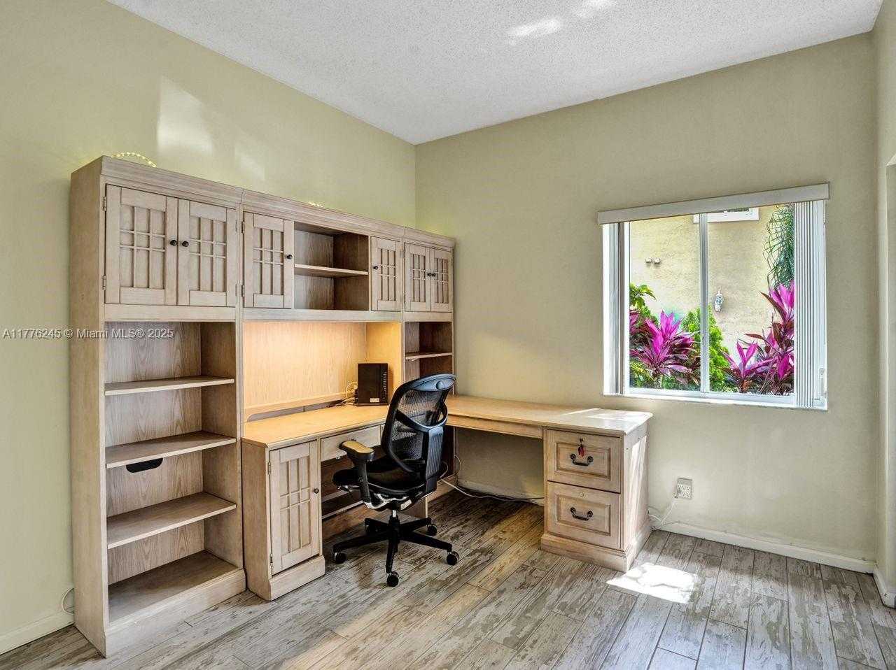 Small Image of 15831 SOUTH WEST 10TH ST, Pembroke Pines Number 14