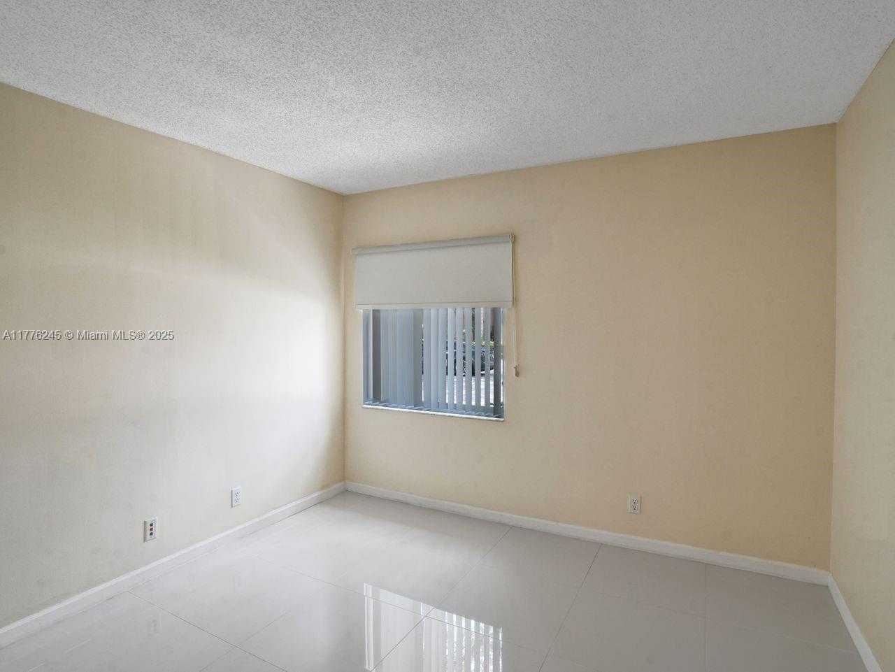 Small Image of 15831 SOUTH WEST 10TH ST, Pembroke Pines Number 16