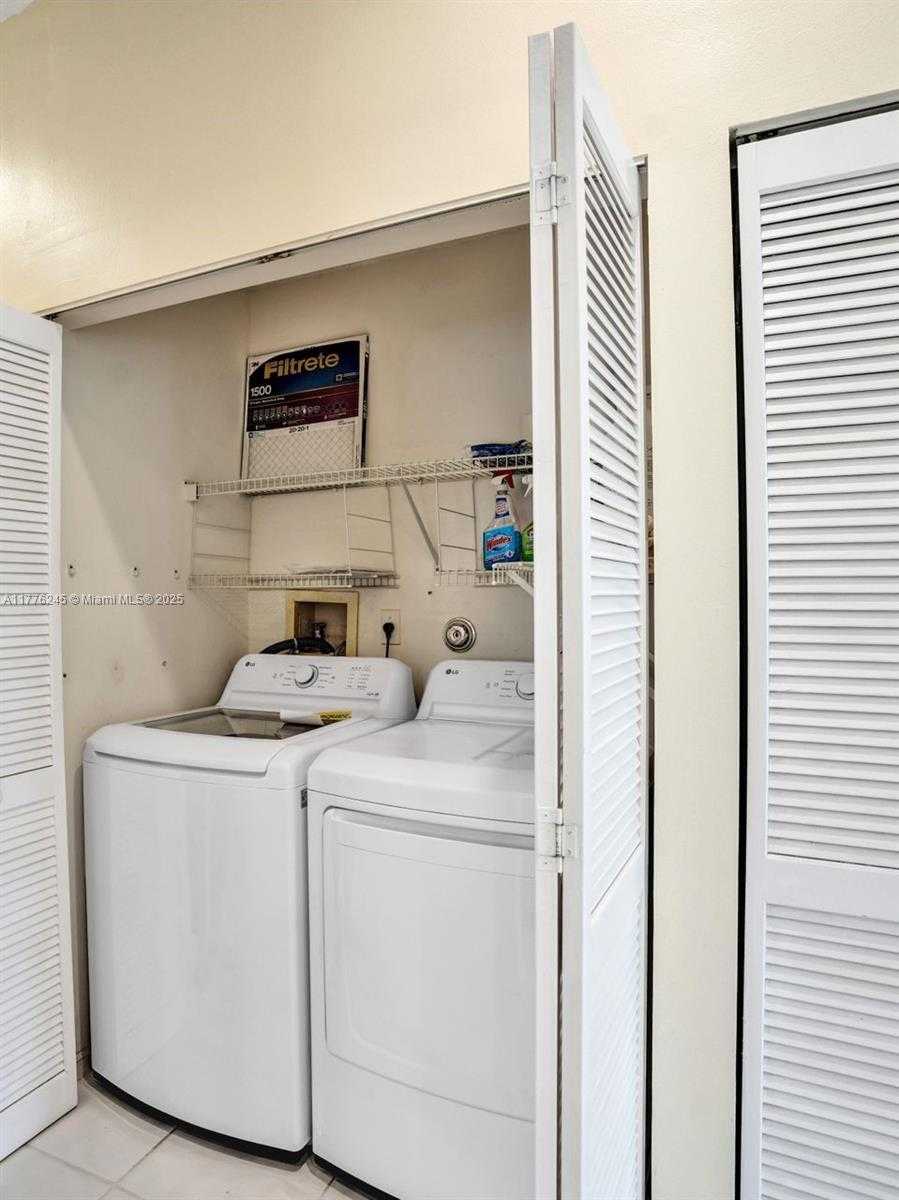 Small Image of 15831 SOUTH WEST 10TH ST, Pembroke Pines Number 17