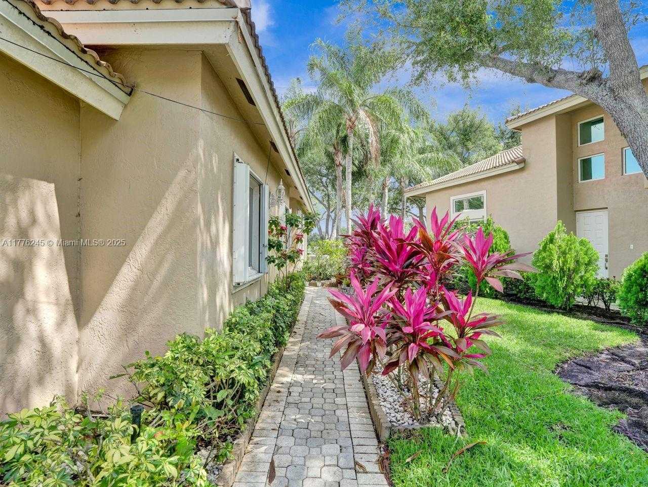 Small Image of 15831 SOUTH WEST 10TH ST, Pembroke Pines Number 4