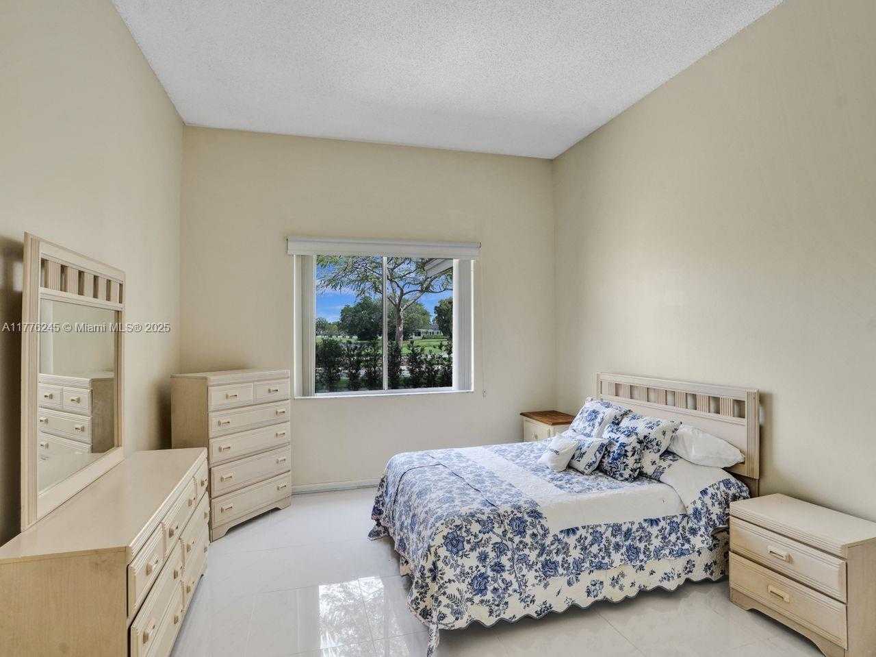 Small Image of 15831 SOUTH WEST 10TH ST, Pembroke Pines Number 9