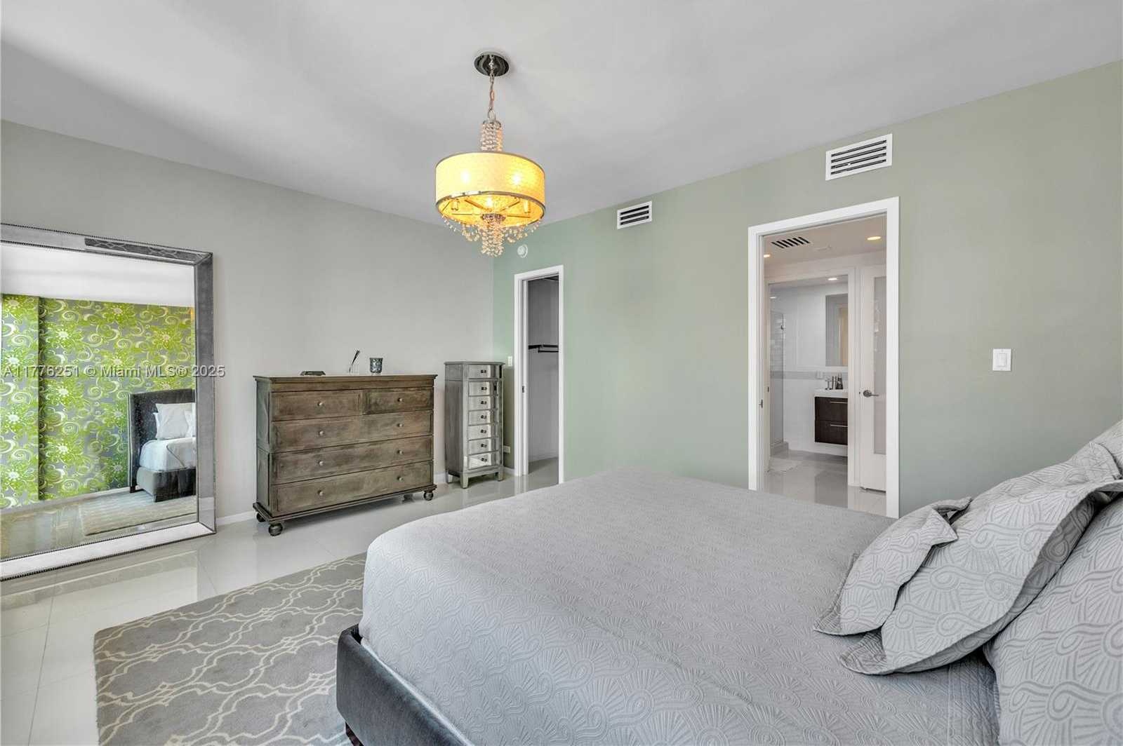 Small Image of 5055 COLLINS AVE #7A, Miami Beach Number 13