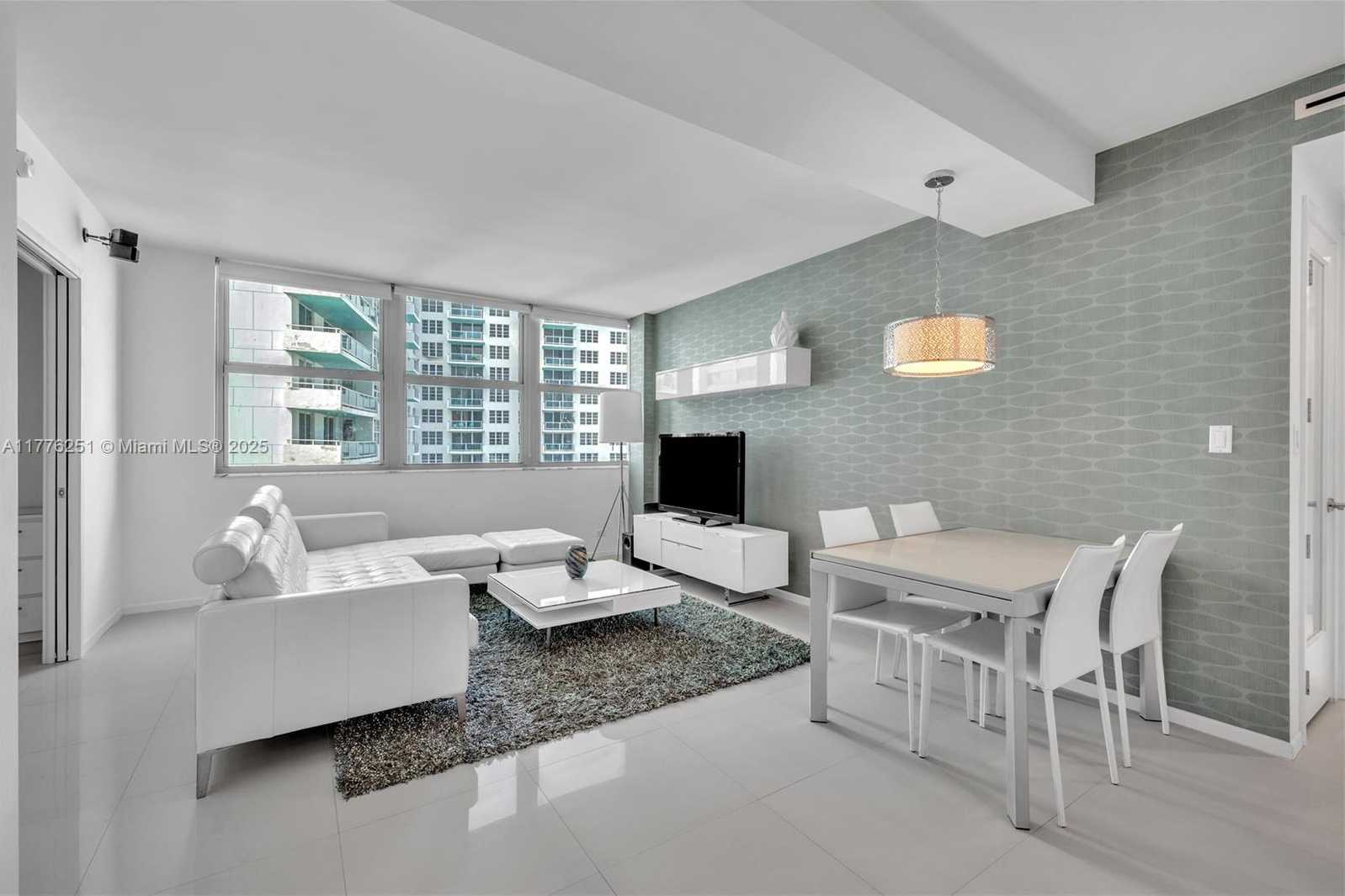 Small Image of 5055 COLLINS AVE #7A, Miami Beach Number 2