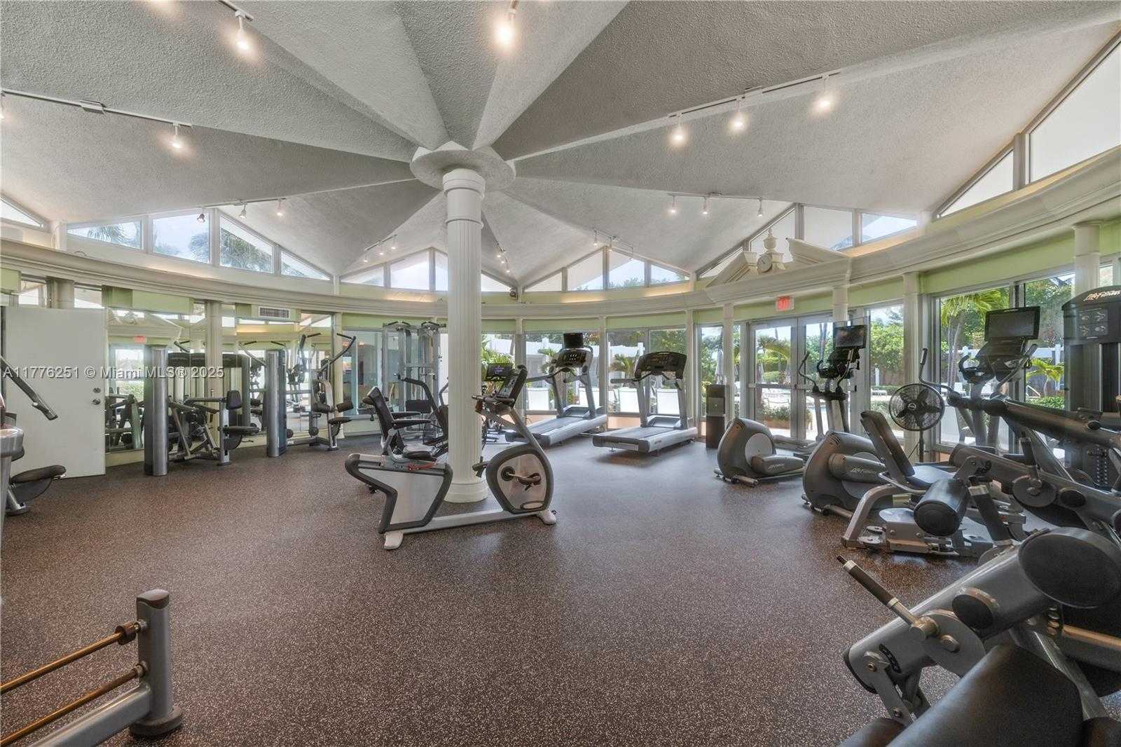 Small Image of 5055 COLLINS AVE #7A, Miami Beach Number 25
