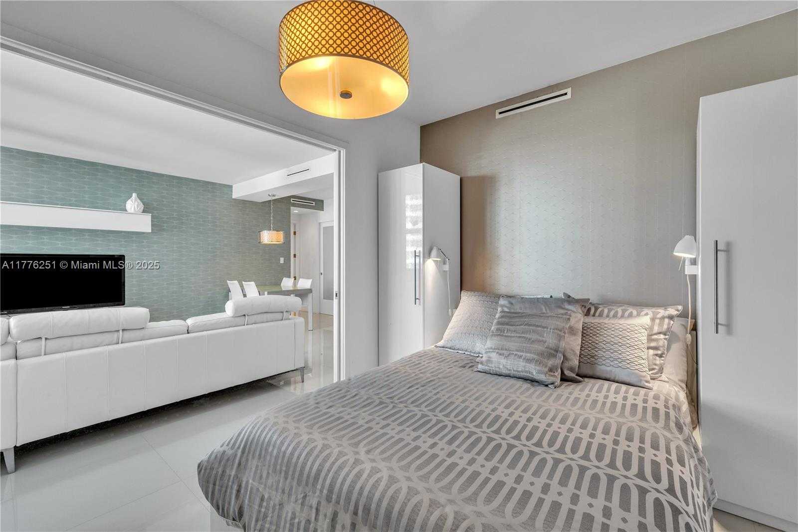 Small Image of 5055 COLLINS AVE #7A, Miami Beach Number 7