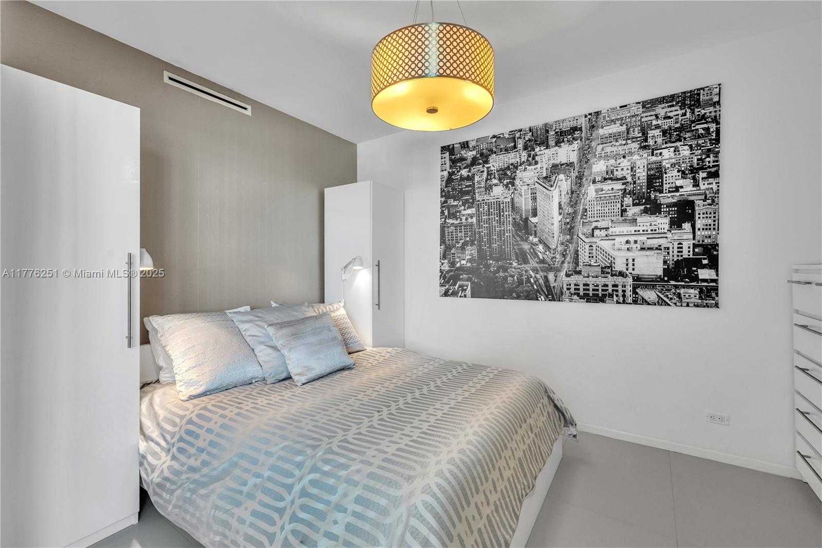 Small Image of 5055 COLLINS AVE #7A, Miami Beach Number 8
