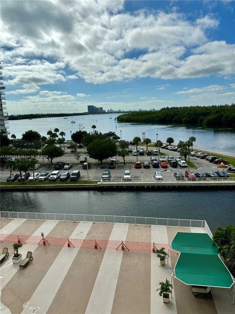 Small Image of 400 KINGS POINT DR #609, Sunny Isles Beach Number 19