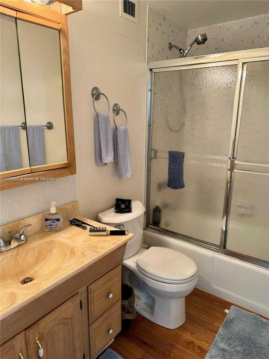 Small Image of 400 KINGS POINT DR #609, Sunny Isles Beach Number 21