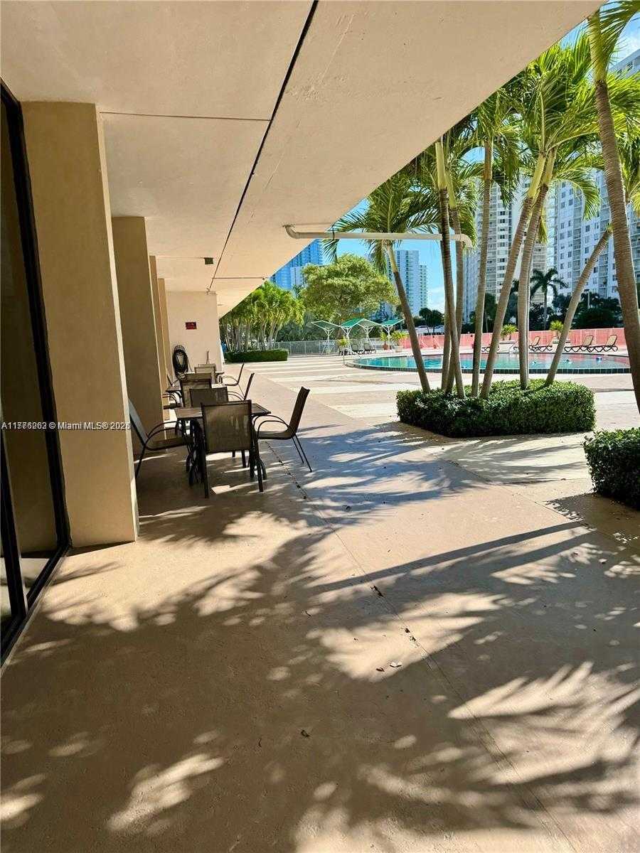 Small Image of 400 KINGS POINT DR #609, Sunny Isles Beach Number 22
