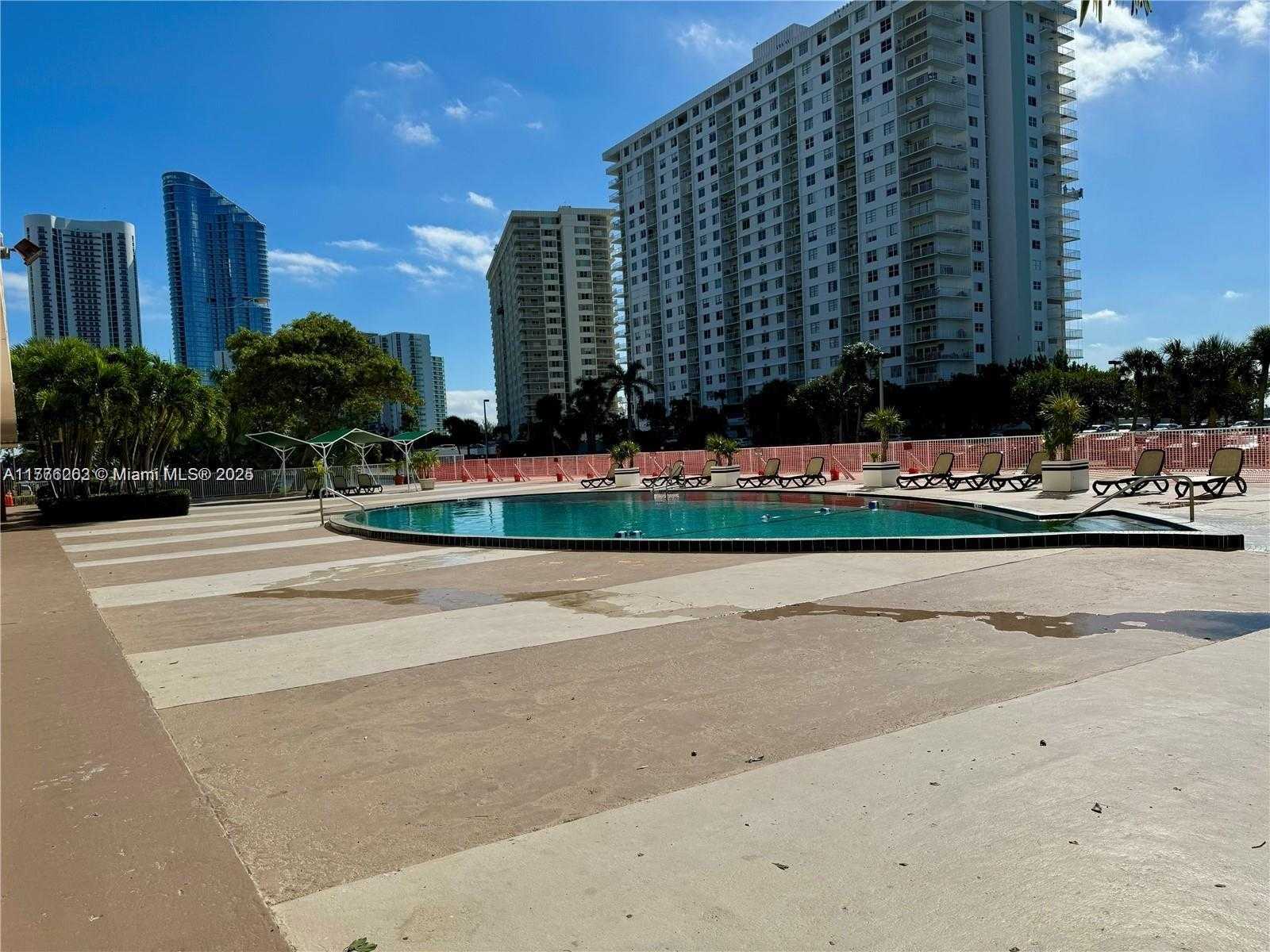 Small Image of 400 KINGS POINT DR #609, Sunny Isles Beach Number 23