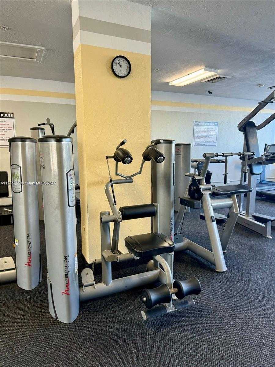 Small Image of 400 KINGS POINT DR #609, Sunny Isles Beach Number 24