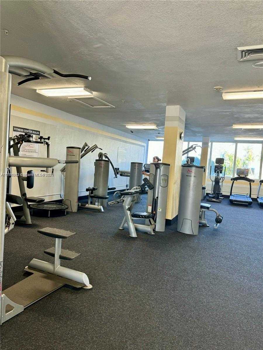 Small Image of 400 KINGS POINT DR #609, Sunny Isles Beach Number 25