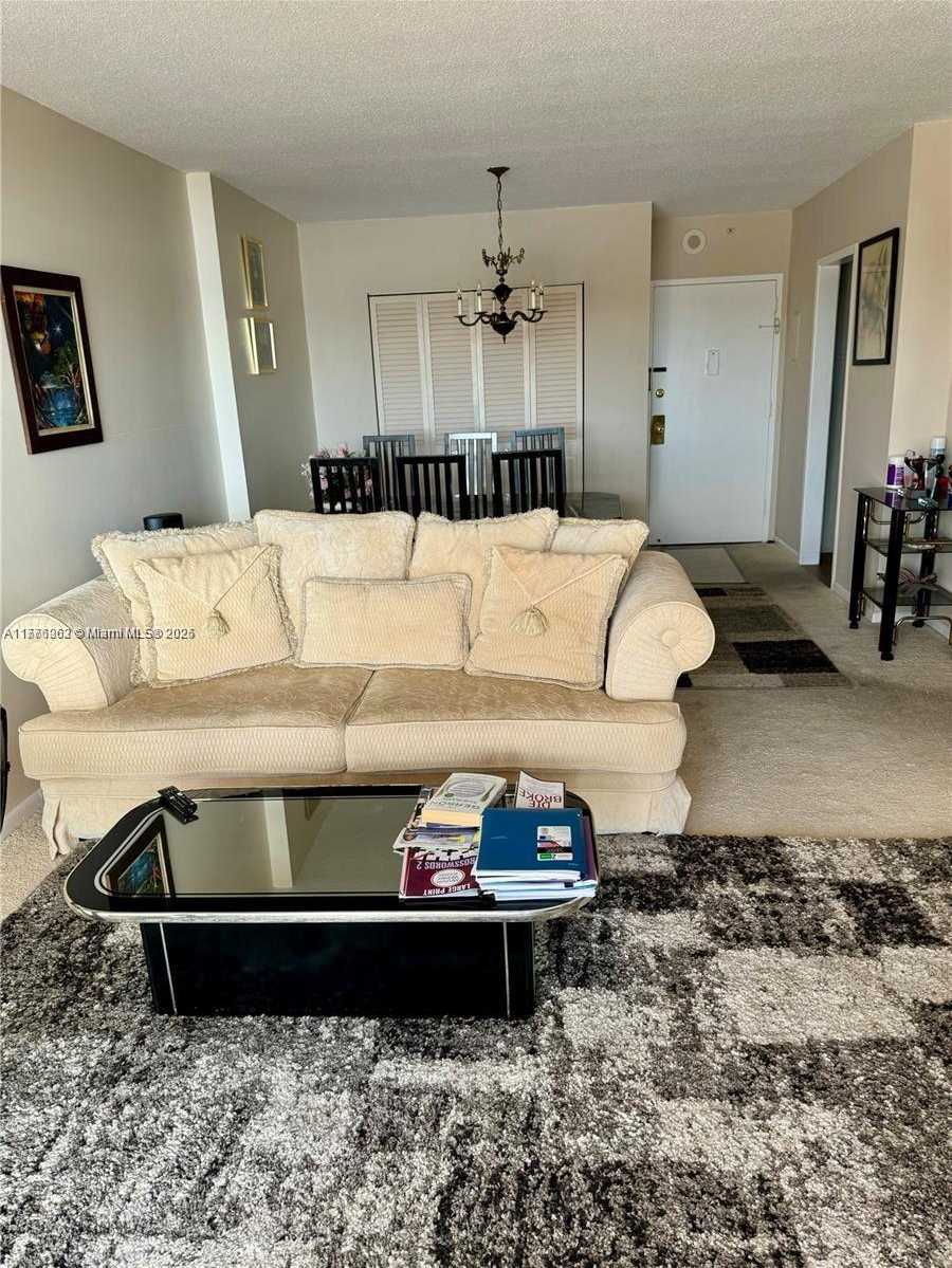 Small Image of 400 KINGS POINT DR #609, Sunny Isles Beach Number 6