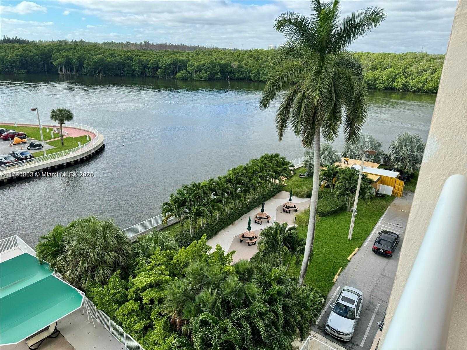 Small Image of 400 KINGS POINT DR #609, Sunny Isles Beach Number 7