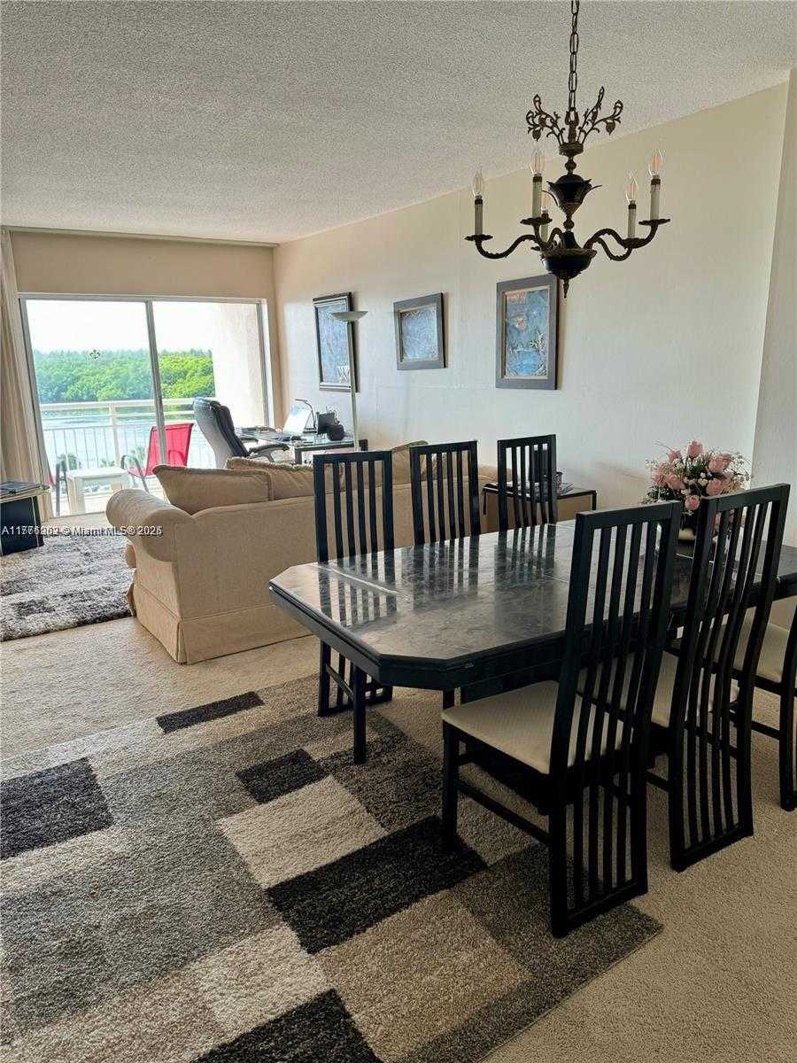 Small Image of 400 KINGS POINT DR #609, Sunny Isles Beach Number 8