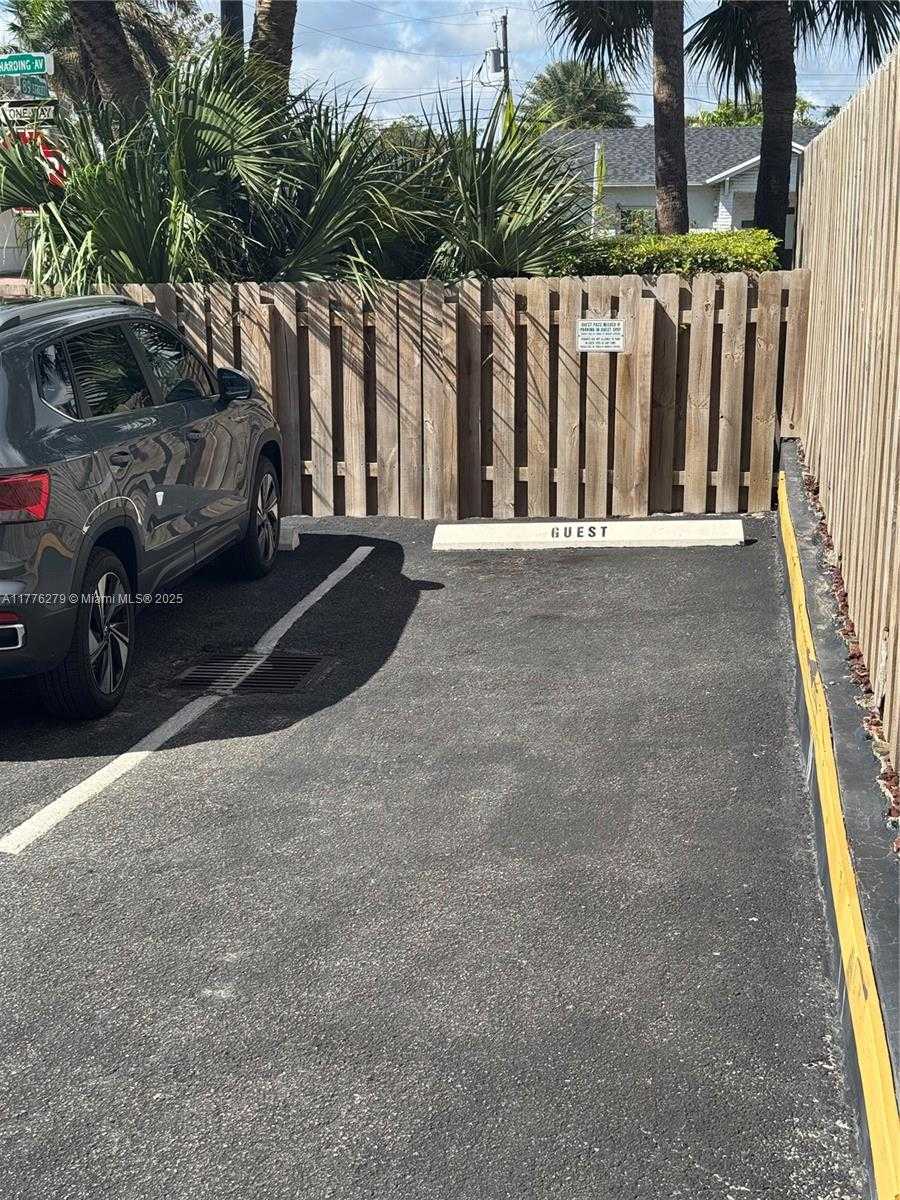 Small Image of 8900 COLLINS AVE #401, Surfside Number 5