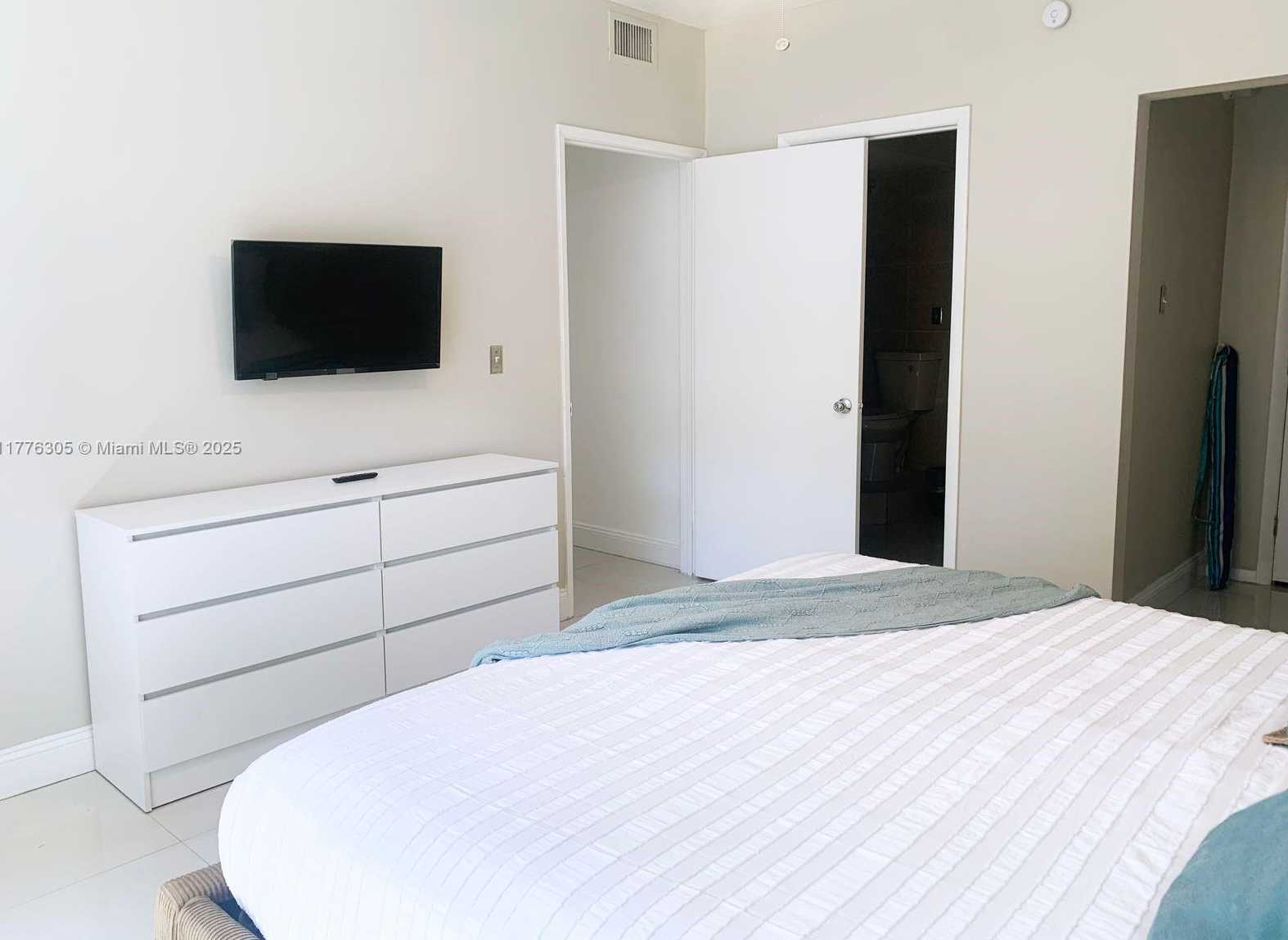 Small Image of 19501 EAST COUNTRY CLUB DR #9102, Aventura Number 8
