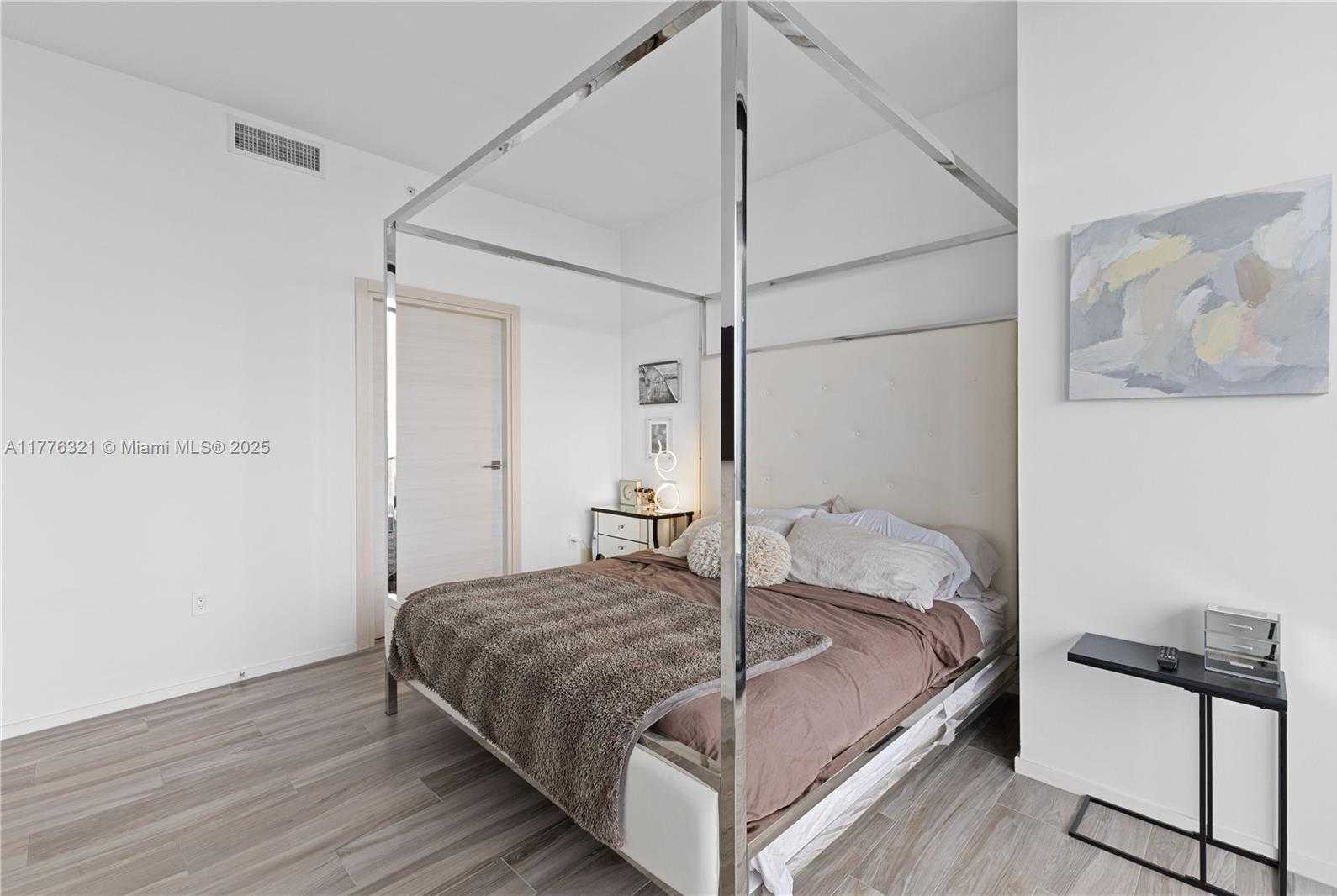 Small Image of 801 SOUTH MIAMI AVE #5209, Miami Number 12