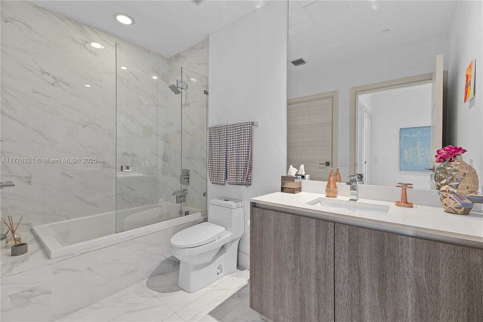 Small Image of 801 SOUTH MIAMI AVE #5209, Miami Number 27