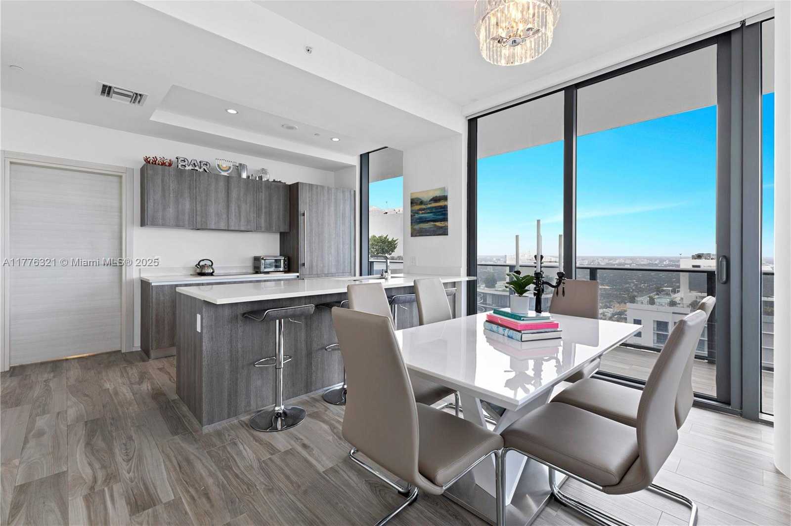 Small Image of 801 SOUTH MIAMI AVE #5209, Miami Number 4