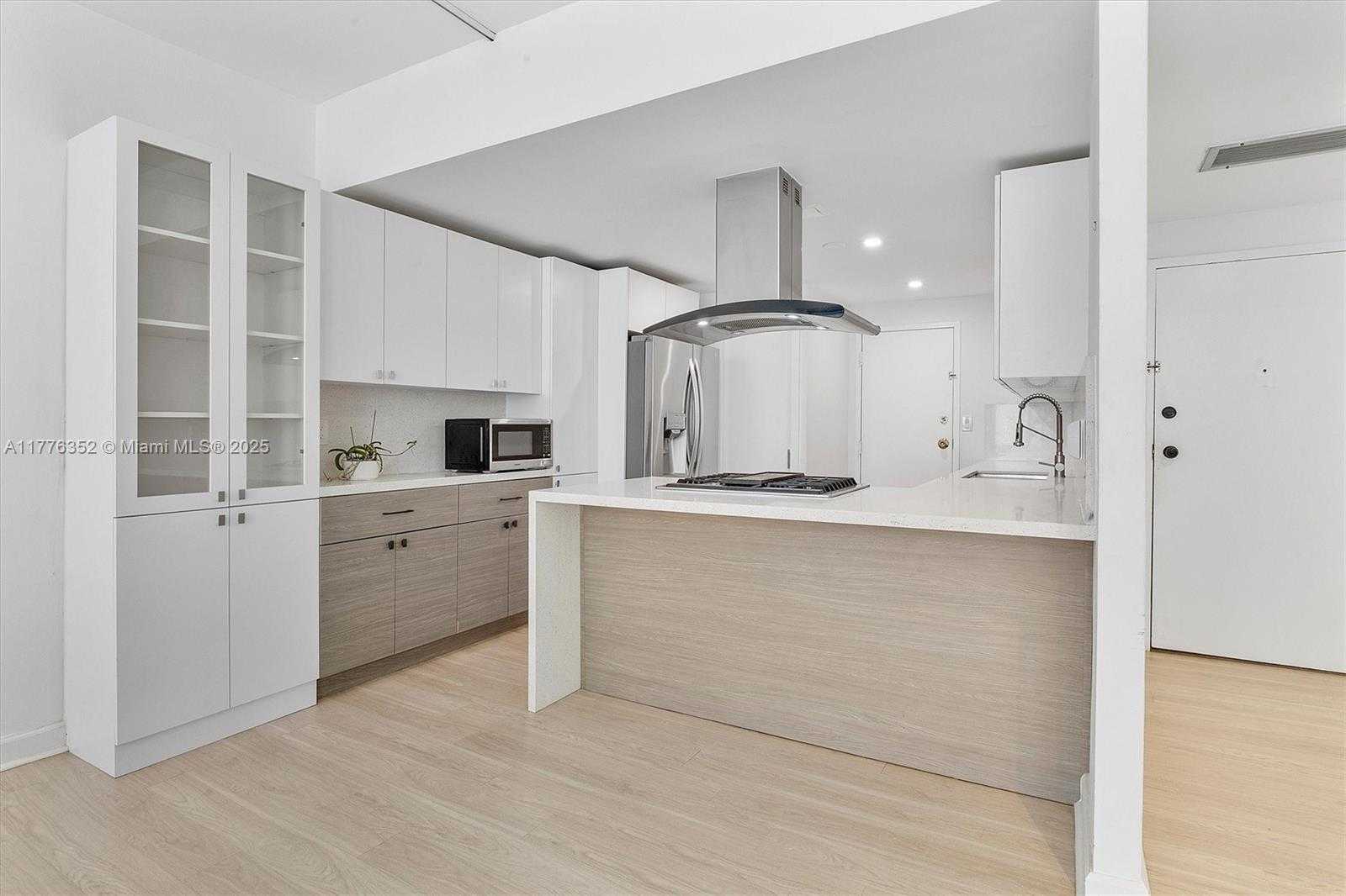 Small Image of 700 BILTMORE WAY #402, Coral Gables Number 11