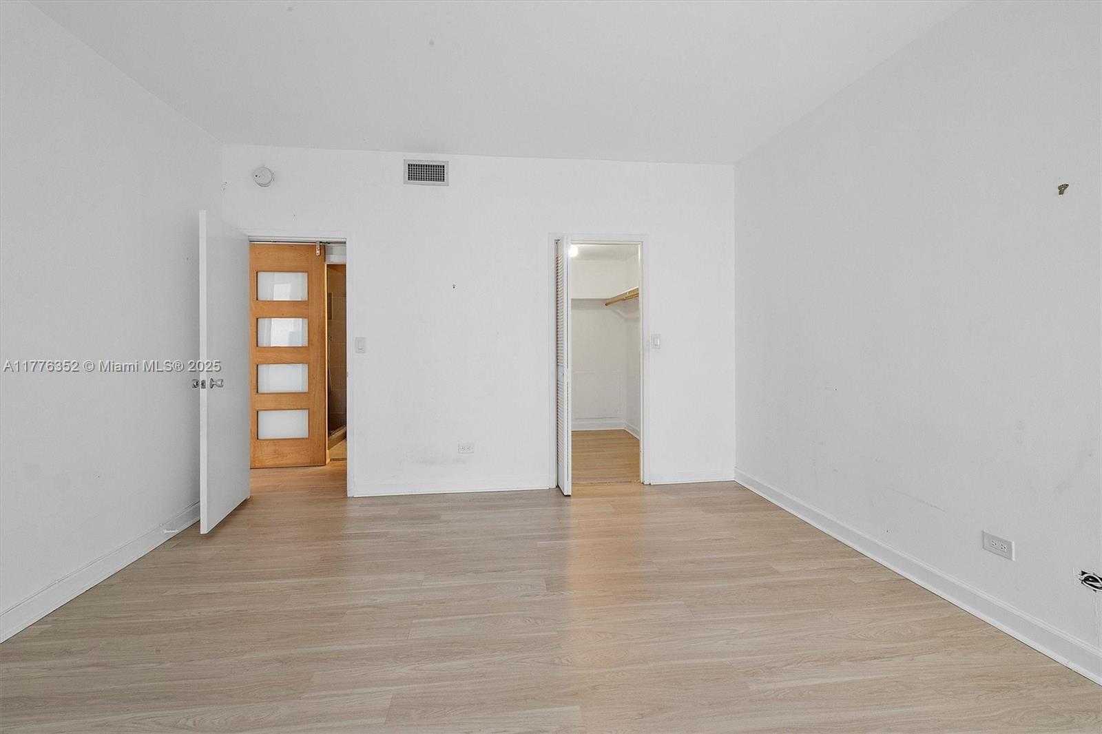 Small Image of 700 BILTMORE WAY #402, Coral Gables Number 17