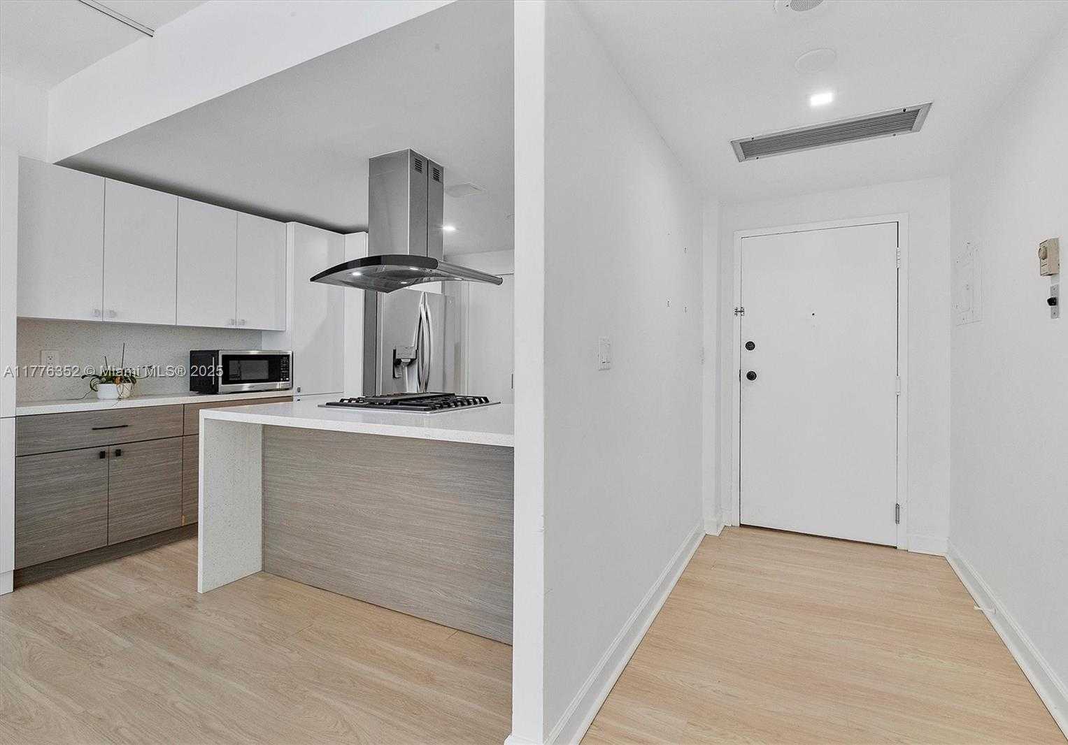 Small Image of 700 BILTMORE WAY #402, Coral Gables Number 7