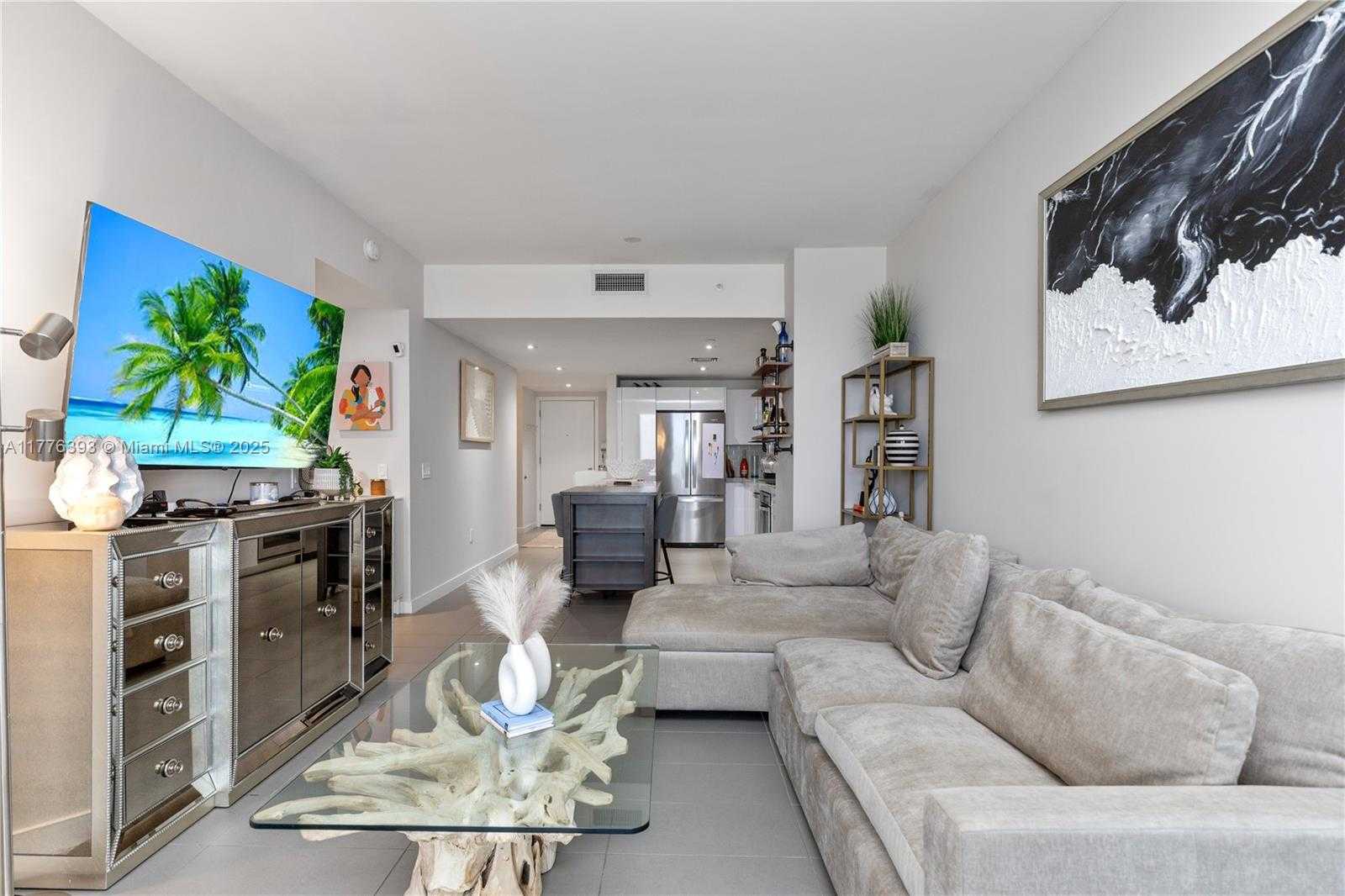 Small Image of 1600 NORTH EAST 1ST AVE #2615, Miami Number 17