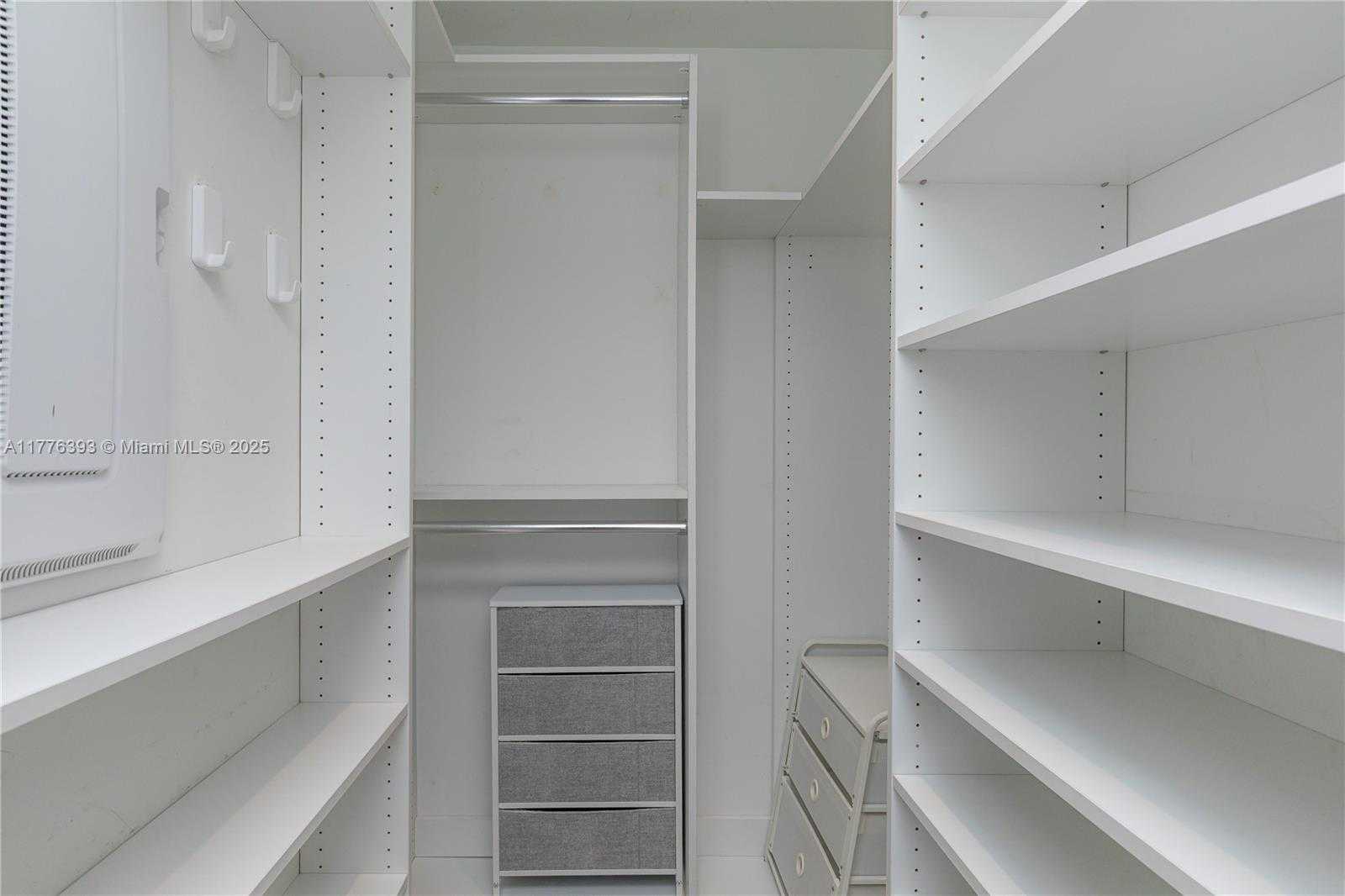 Small Image of 1600 NORTH EAST 1ST AVE #2615, Miami Number 23