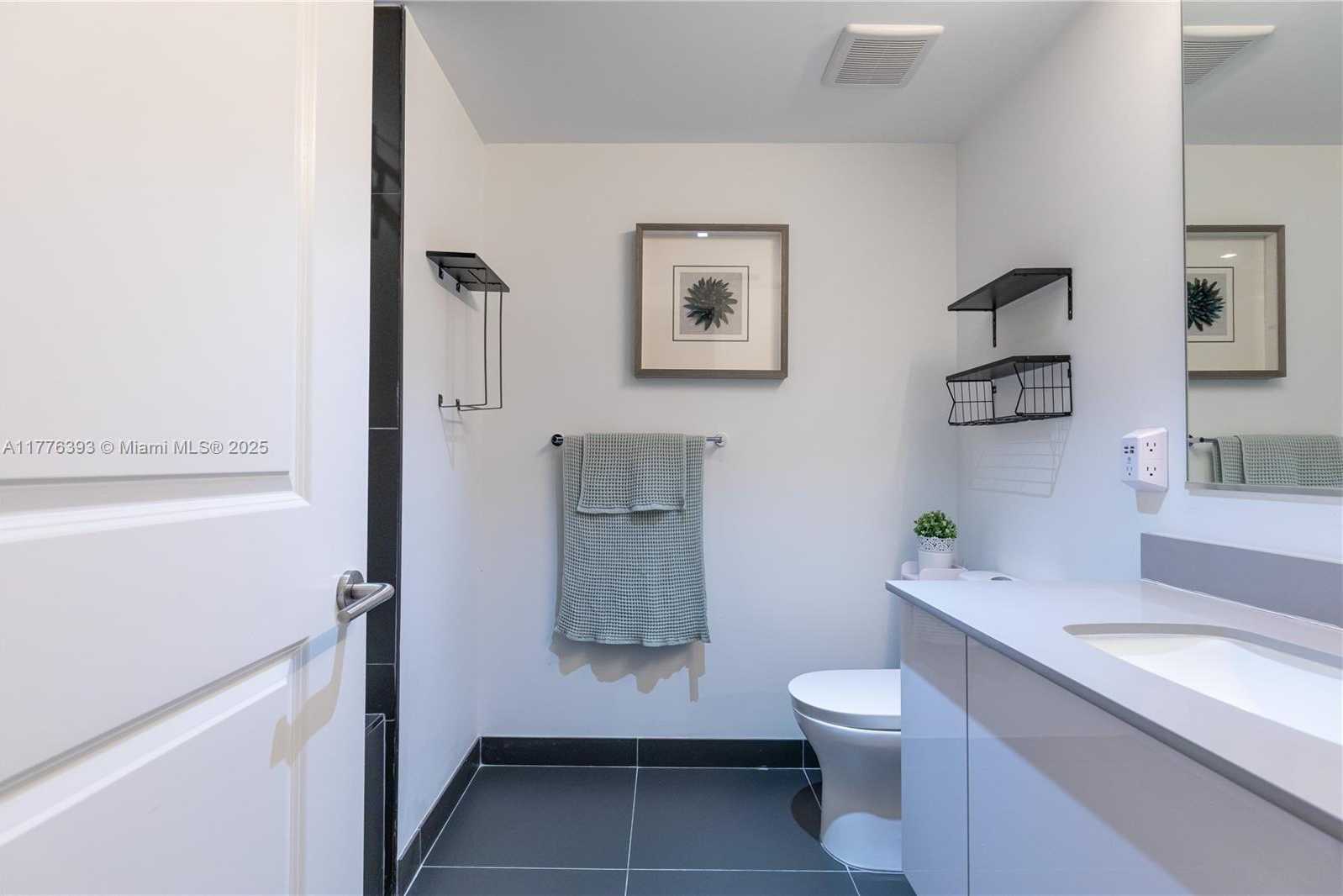 Small Image of 1600 NORTH EAST 1ST AVE #2615, Miami Number 25