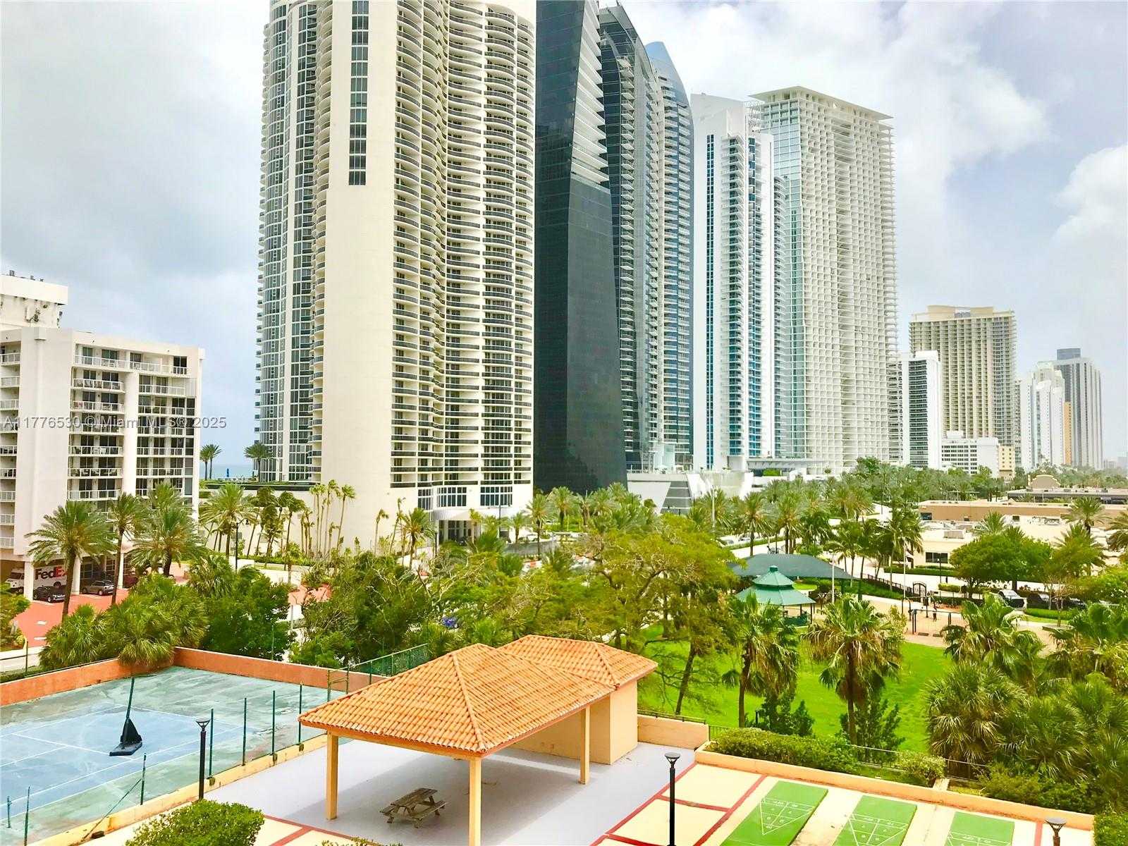 Small Image of 210 174TH ST #702, Sunny Isles Beach Number 4