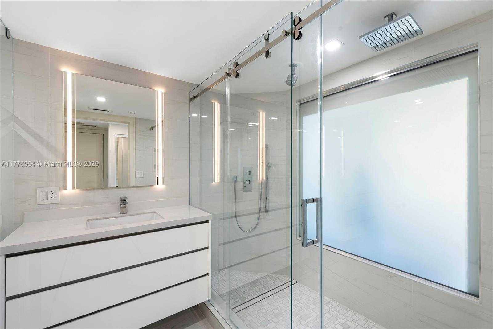 Small Image of 4775 COLLINS AVE #2607, Miami Beach Number 14