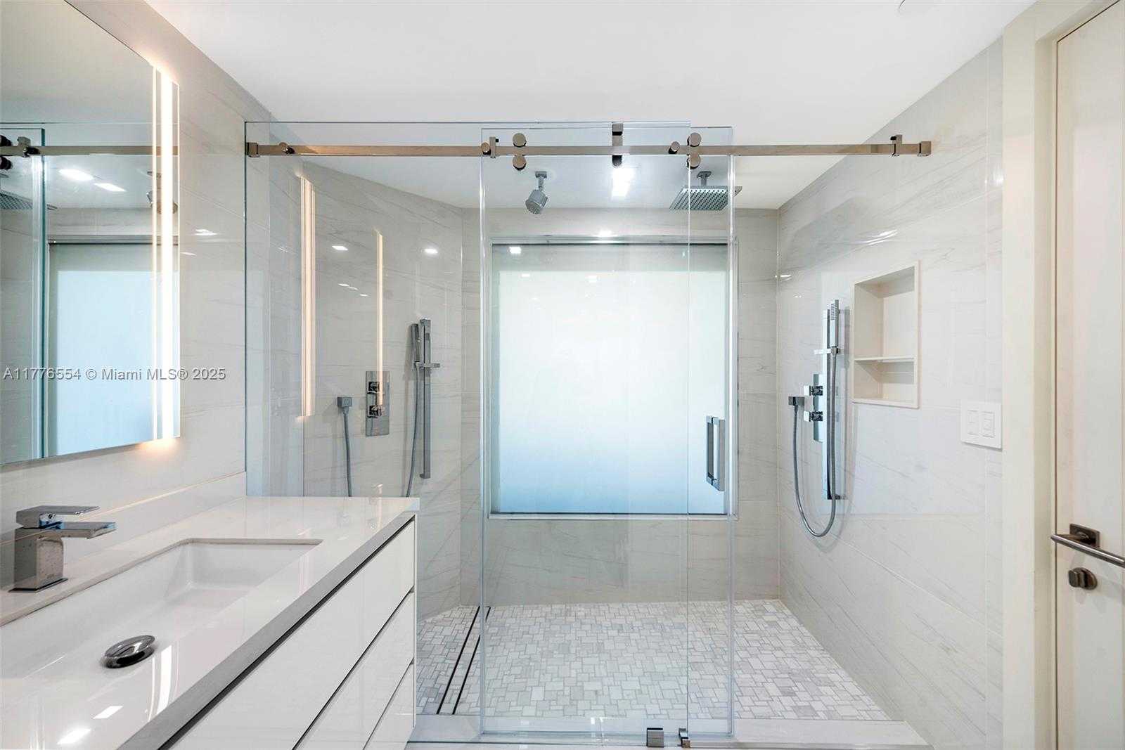 Small Image of 4775 COLLINS AVE #2607, Miami Beach Number 15