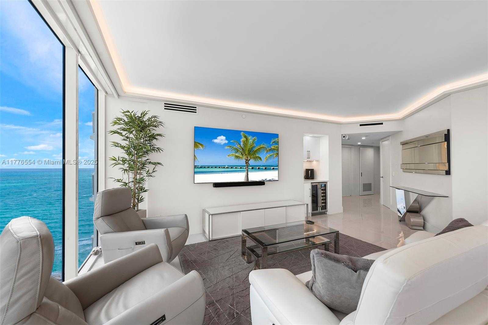 Small Image of 4775 COLLINS AVE #2607, Miami Beach Number 3
