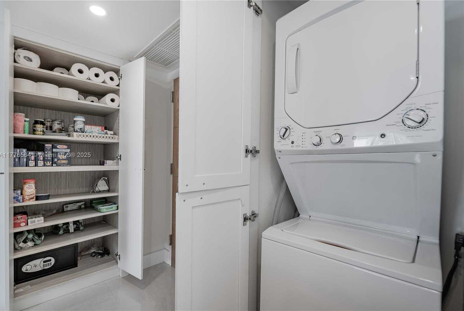 Small Image of 400 SOUTH POINTE DR #702, Miami Beach Number 12