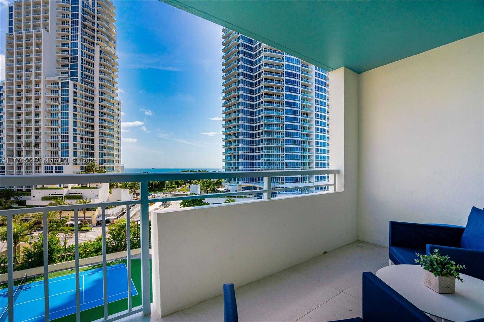 Small Image of 400 SOUTH POINTE DR #702, Miami Beach Number 23