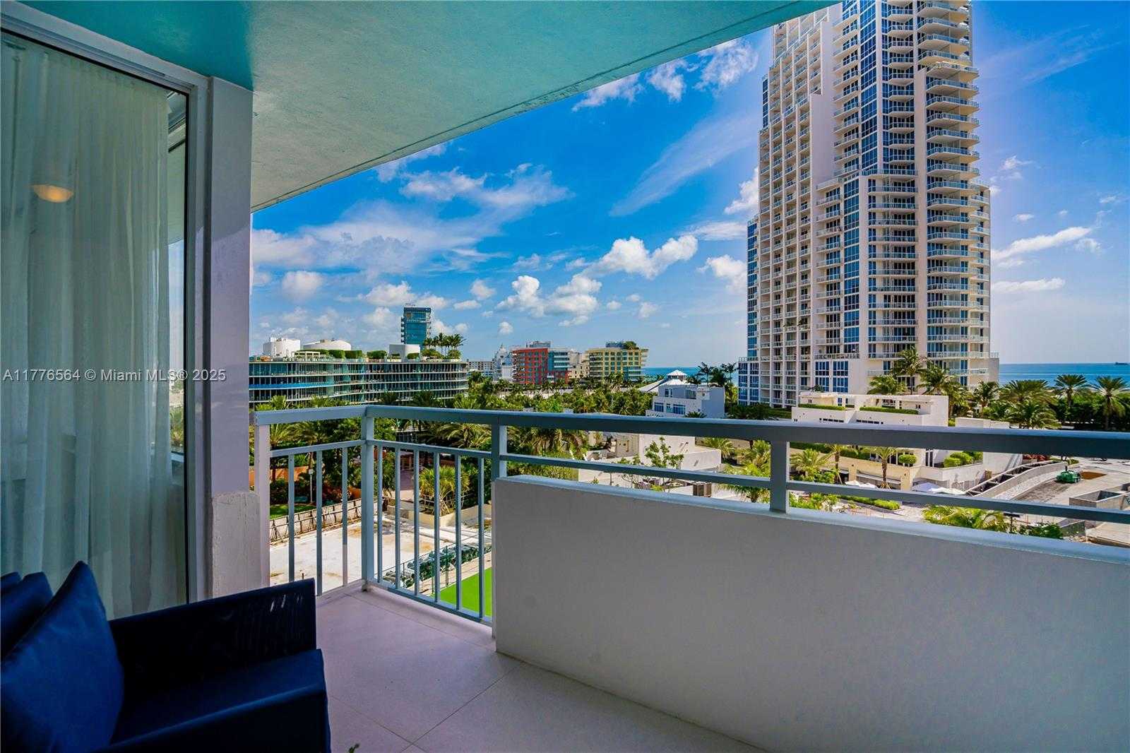 Small Image of 400 SOUTH POINTE DR #702, Miami Beach Number 25