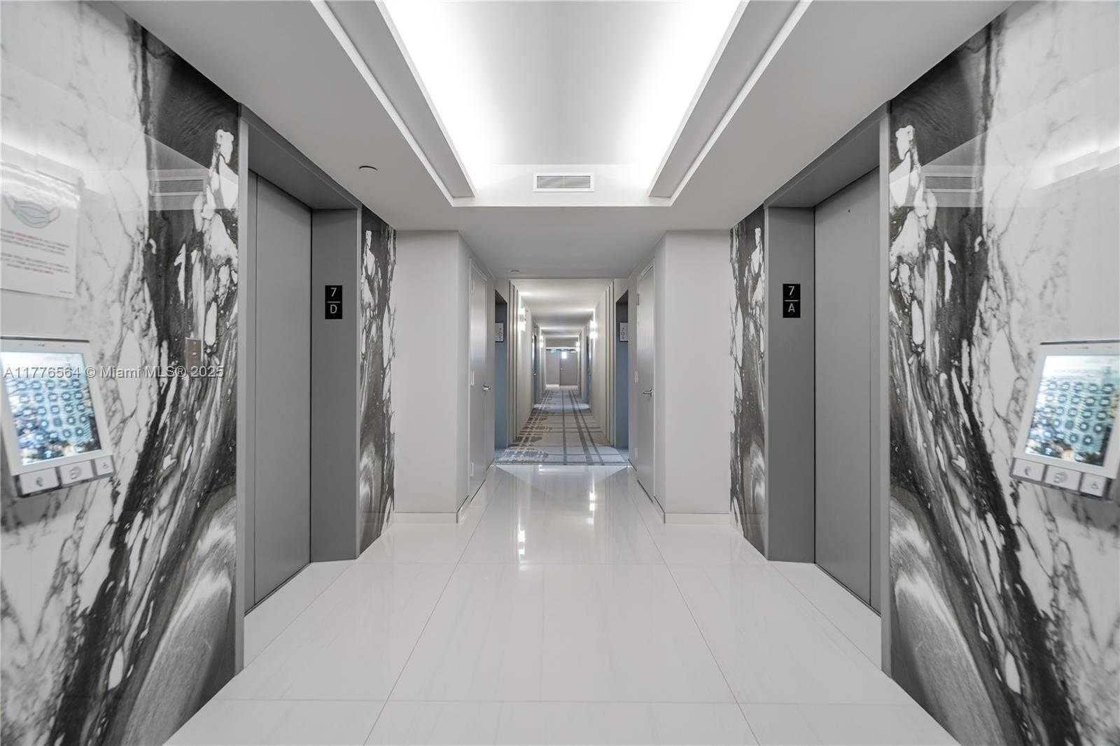 Small Image of 400 SOUTH POINTE DR #702, Miami Beach Number 29