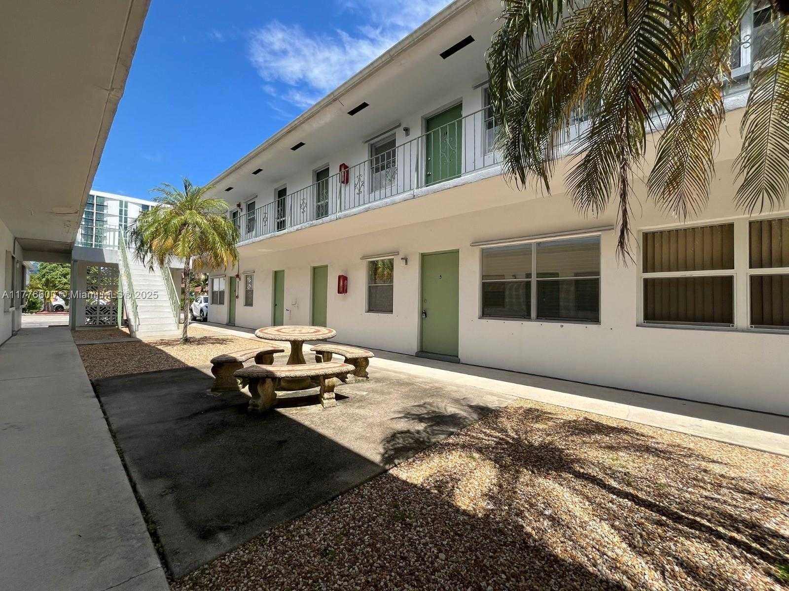 Small Image of 1824 MONROE ST #1, Hollywood Number 3