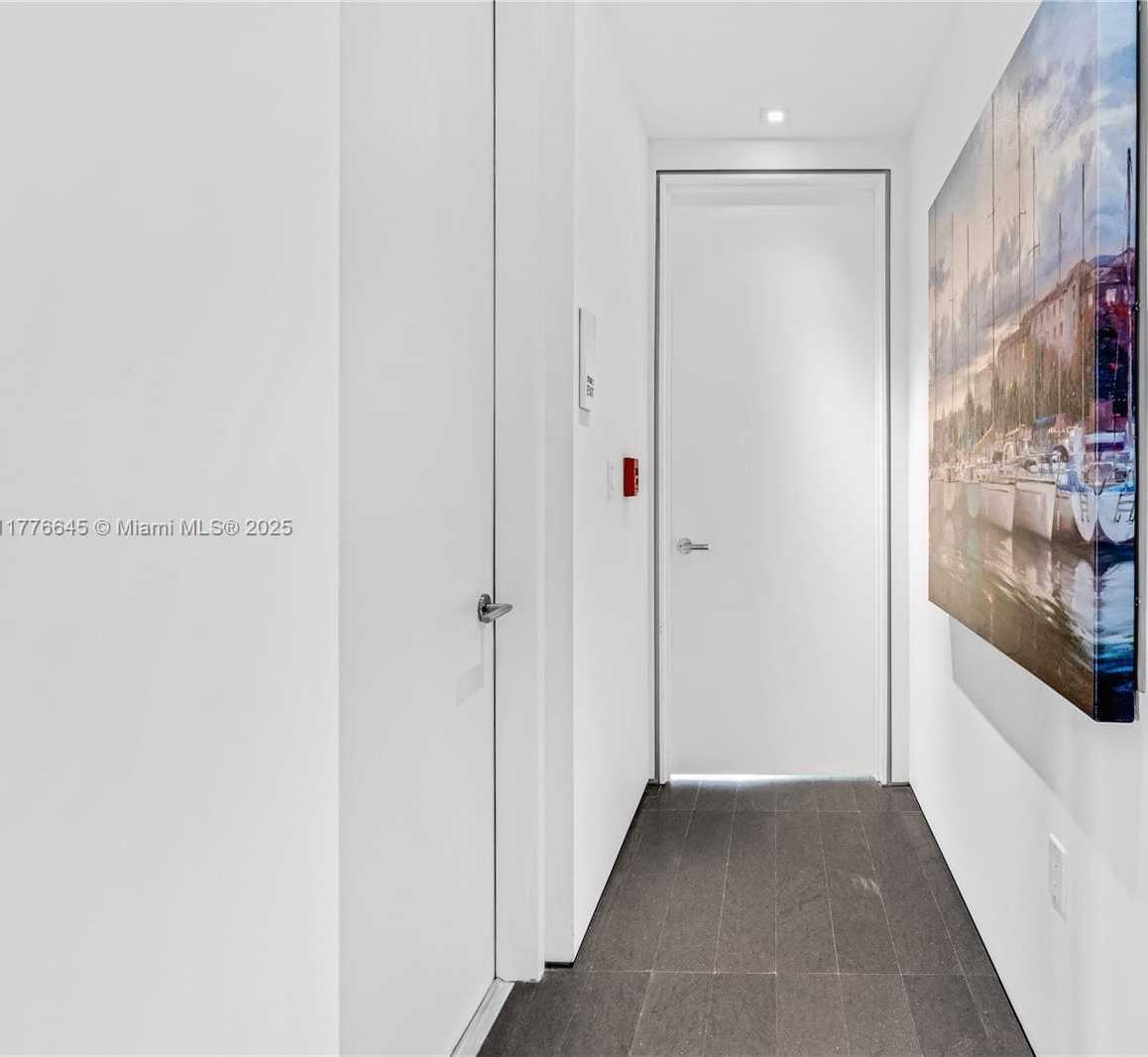 Small Image of 120 OCEAN DR #700, Miami Beach Number 20
