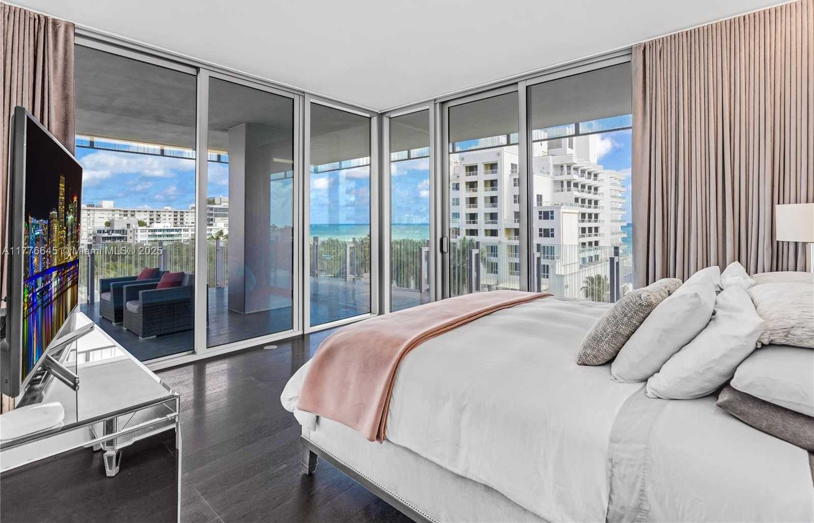 Small Image of 120 OCEAN DR #700, Miami Beach Number 21