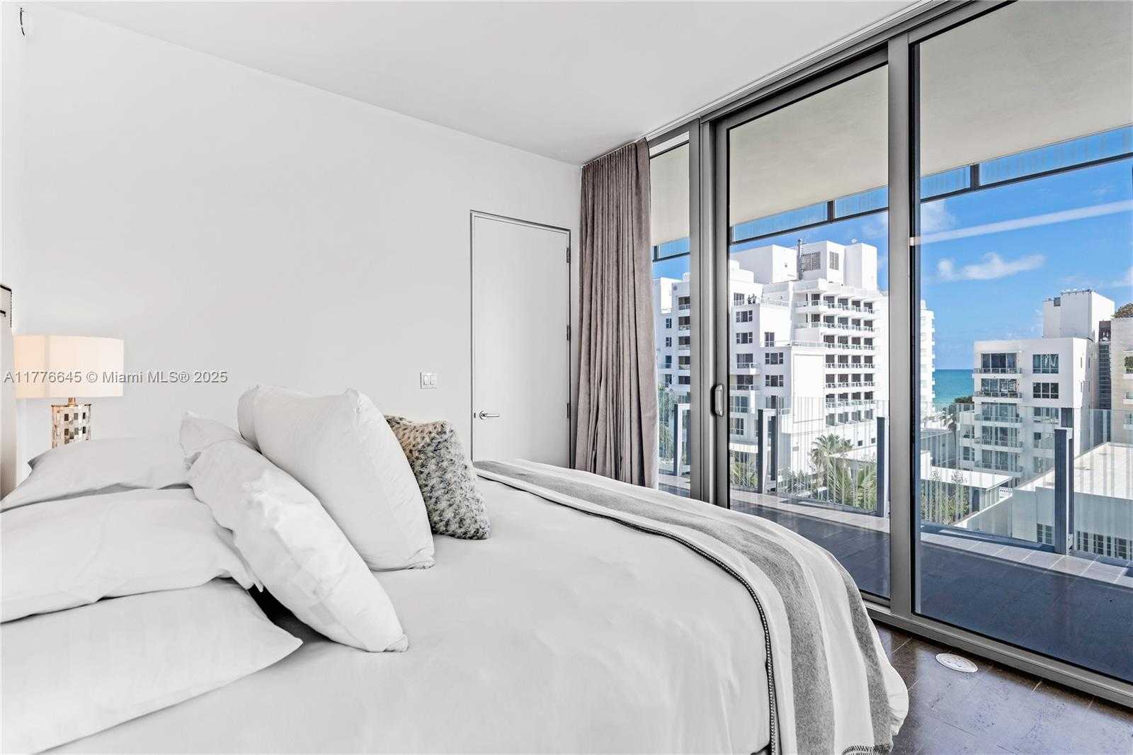 Small Image of 120 OCEAN DR #700, Miami Beach Number 31