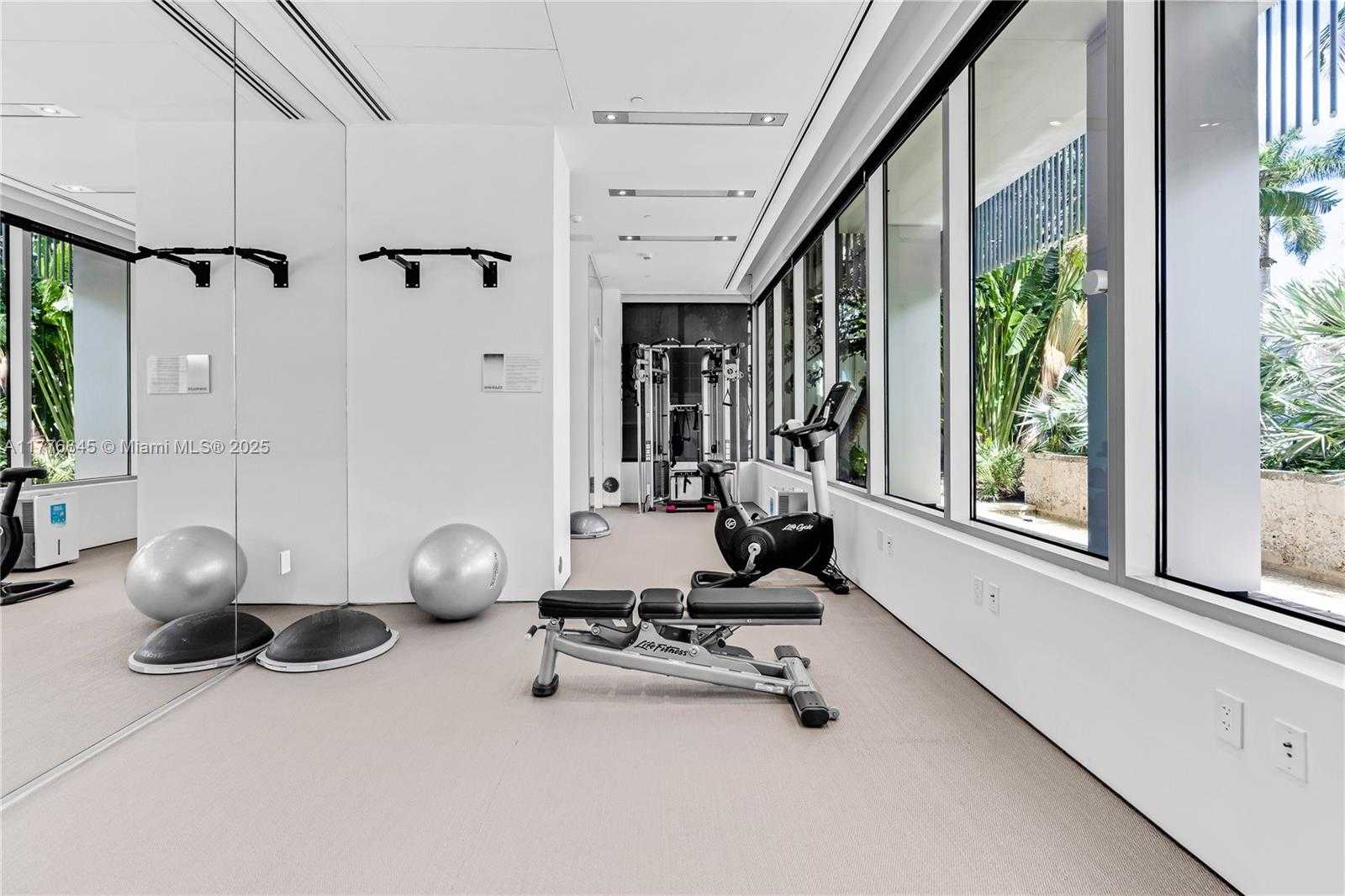 Small Image of 120 OCEAN DR #700, Miami Beach Number 58
